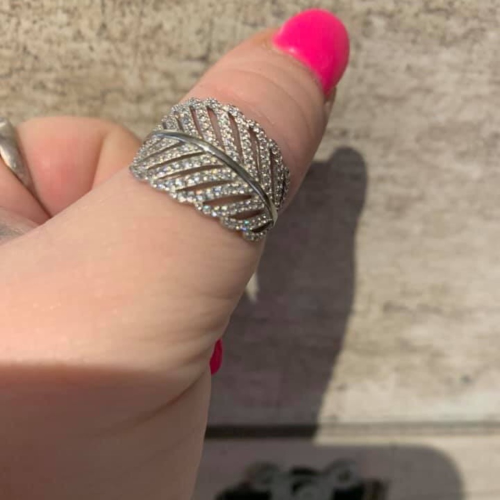 STERLING SILVER STUNNING LEAF RING - Picture 2 of 5